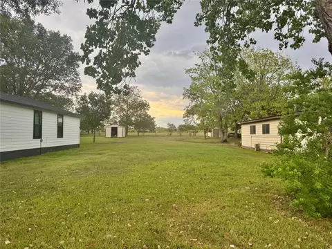 000 N Commerce St, Lockhart, TX 78644