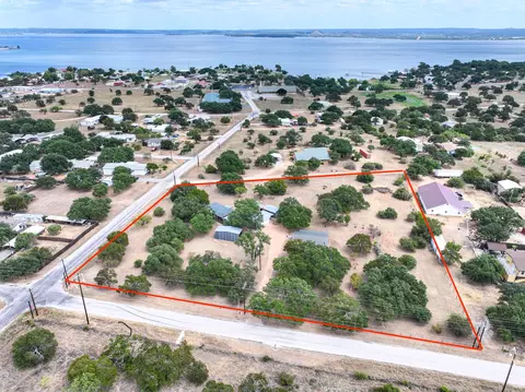 950 Hi-line Dr, Buchanan Dam, TX 78609