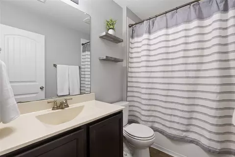 Bath - 256 Alpha St, Kyle, TX 78640 photo 2 of 2
