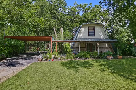 898 Buerger Ln, Seguin, TX 78155
