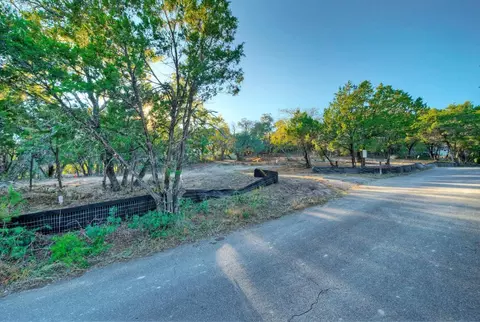 18303 W Rim Dr, Jonestown, TX 78645