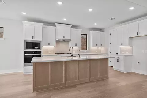 Kitchen - 17333 Graces Path, Pflugerville, TX 78660 photo 3 of 5
