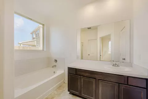 Bath - 13990 Katlin Rd, Conroe, TX 77306 photo 1 of 3