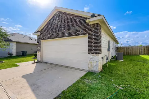 Exterior - 13990 Katlin Rd, Conroe, TX 77306 photo 3 of 5
