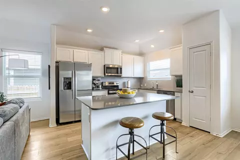 Kitchen - 452 Perfect World Loop, Jarrell, TX 76537 photo 2 of 2
