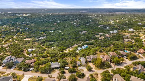 17511 Panorama Dr, Dripping Springs, TX 78620