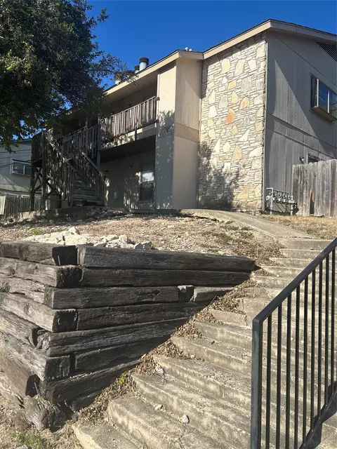 813 Bracewood Cir, San Marcos, TX 78666