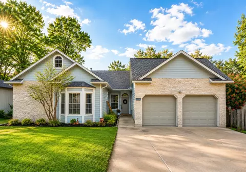 8105 Elkhorn Mountain Trl, Austin, TX 78729