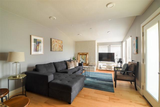 909 Reinli St #221, Austin, TX 78751