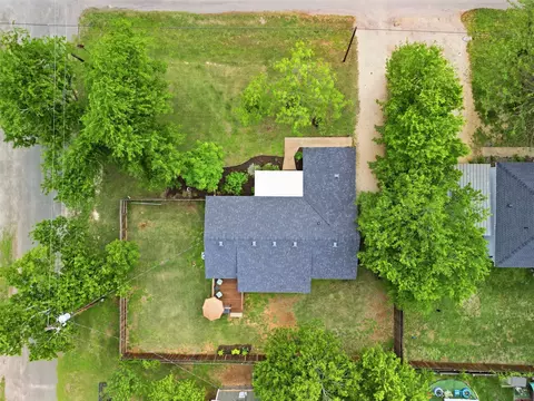 View/Area - 700 9th St, Blanco, TX 78606 photo 2 of 4