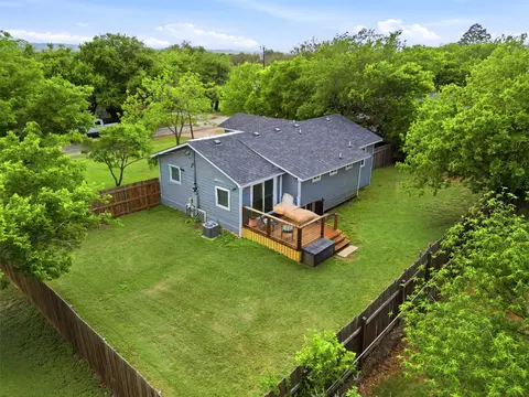 View/Area - 700 9th St, Blanco, TX 78606 photo 3 of 4