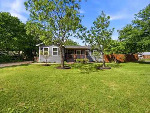 Exterior - 700 9th St, Blanco, TX 78606 photo 10 of 10