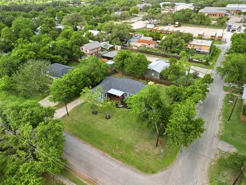 View/Area - 700 9th St, Blanco, TX 78606 photo 1 of 4