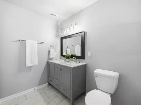 Bath - 700 9th St, Blanco, TX 78606 photo 2 of 4