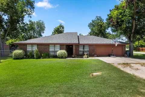 309 W Moerbe Dr, Thorndale, TX 76577