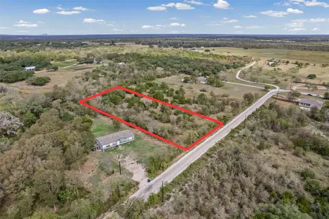 255 Crooked Rd, Dale, TX 78616
