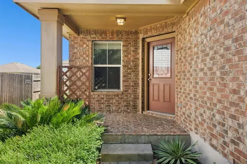 207 Wild Cat Dr, Bastrop, TX 78602 photo 2