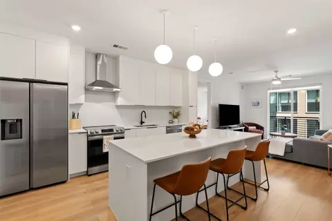 1701 Simond Ave #305, Austin, TX 78723