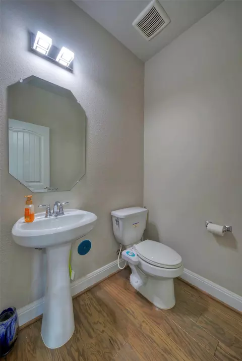 Bath - 2260 Hat Bender Loop, Round Rock, TX 78664 photo 1 of 5
