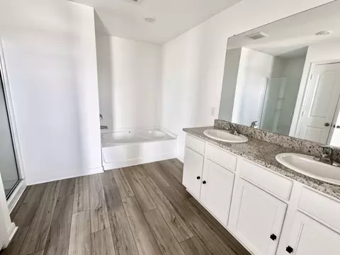 Bath - 267 Surrey Oaks, Maxwell, TX 78656 photo 1 of 3