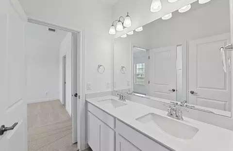 Bath - 2909 Zuni Path, Leander, TX 78641 photo 3 of 4
