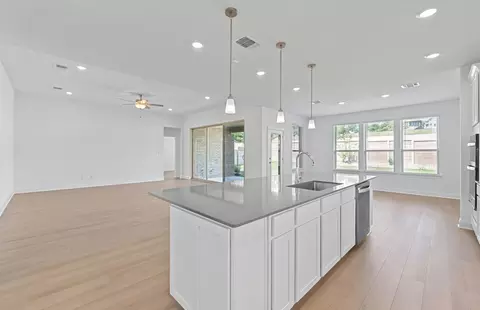 Kitchen - 2909 Zuni Path, Leander, TX 78641 photo 3 of 3