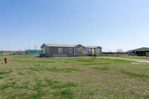 Exterior - 103 Cloudberry Ln, Elgin, TX 78621 photo 2 of 3