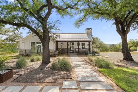 810 Kothmann Rd, Dripping Springs, TX 78620