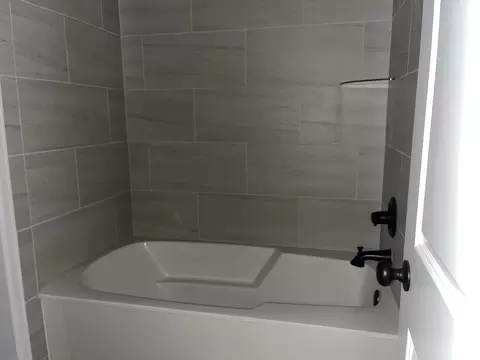 Bath - 153 Citation Dr, Jarrell, TX 76537 photo 1 of 5