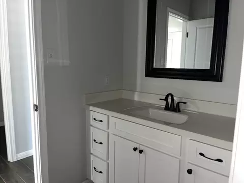Bath - 153 Citation Dr, Jarrell, TX 76537 photo 2 of 5