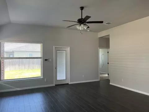 Living - 153 Citation Dr, Jarrell, TX 76537 photo 1 of 3