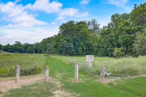 736 E Riverside Dr, Bastrop, TX 78602 photo 18