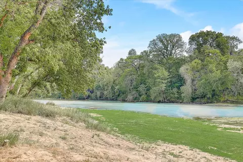 736 E Riverside Dr, Bastrop, TX 78602 photo 21