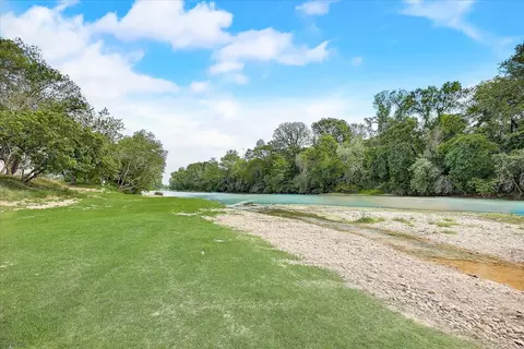 736 E Riverside Dr, Bastrop, TX 78602 photo 22