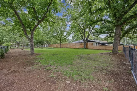 943 Field St, San Marcos, TX 78666