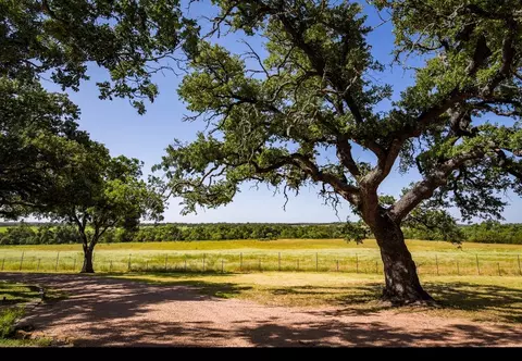 12350-65 N Hwy 16 Hwy, Fredericksburg, TX 78624