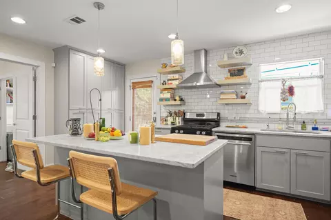 1110 W Oltorf St, Austin, TX 78704