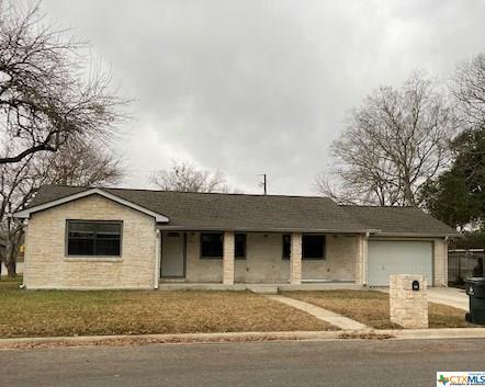 220 E Crockett St, Luling, TX 78648 photo 1