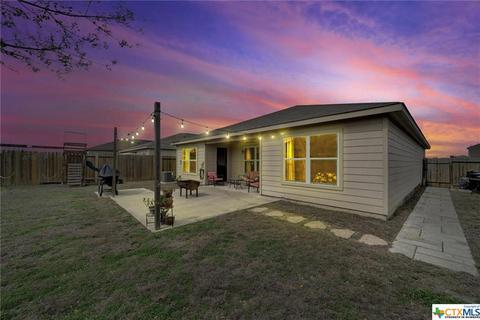 121 J E Brown Ln, Jarrell, TX 76537 photo 2