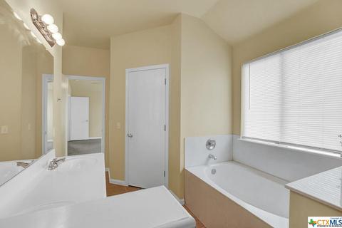 200 Sunshadow Dr, Lockhart, TX 78644 photo 20