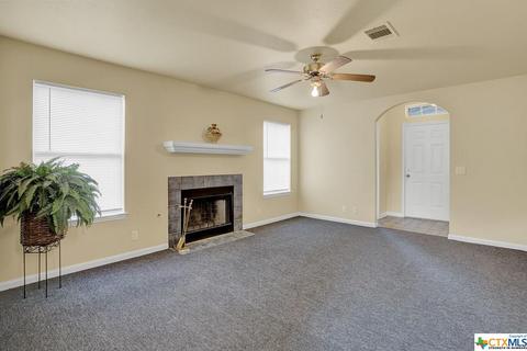 200 Sunshadow Dr, Lockhart, TX 78644 photo 5