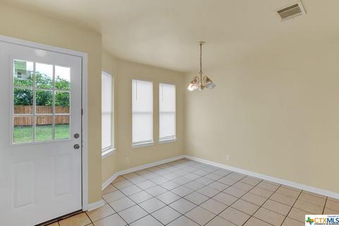 200 Sunshadow Dr, Lockhart, TX 78644 photo 11