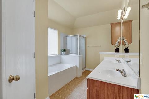 200 Sunshadow Dr, Lockhart, TX 78644 photo 19