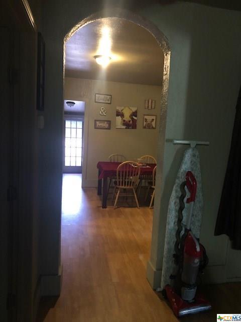 915 S Laurel Ave, Luling, TX 78648 photo 8