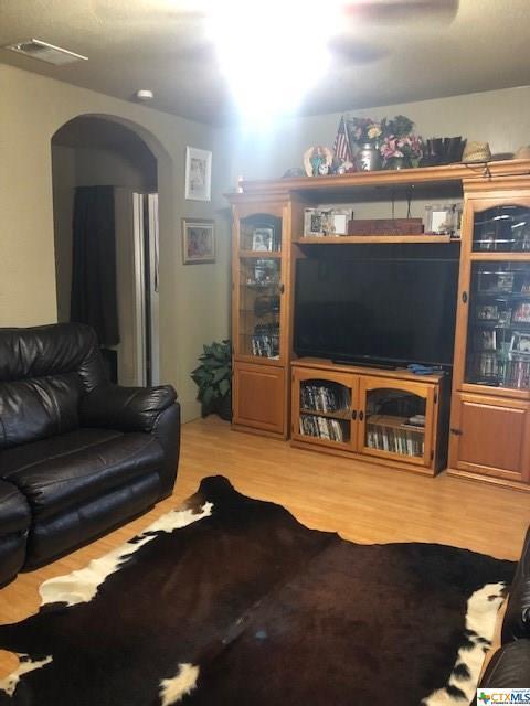 915 S Laurel Ave, Luling, TX 78648 photo 6