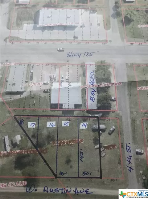 303-309 W Austin Ave, Seadrift, TX 77983