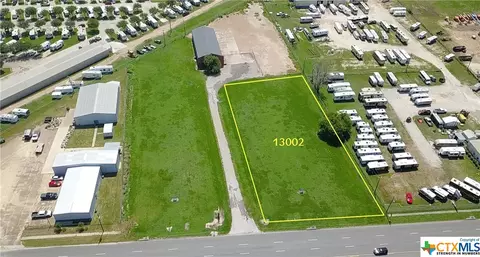 13002 N Navarro St, Victoria, TX 77904