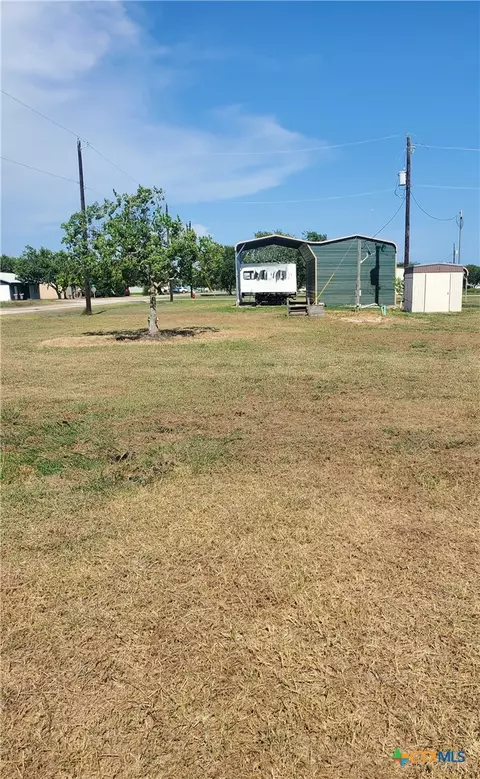 1 Sandhill Ln, Seadrift, TX 77983