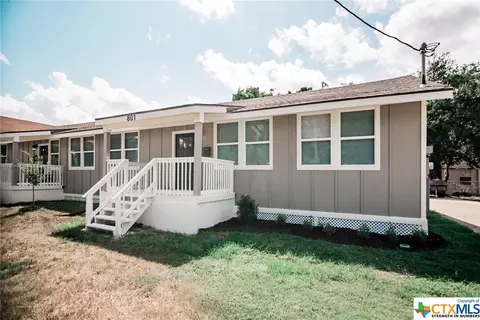 801 S 803 S Main St, Victoria, TX 77901
