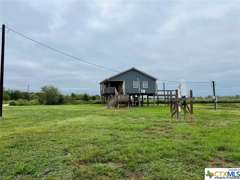 1172 Guadalupe River Rd, Port Lavaca, TX 77979 | 25 Photos - Movoto